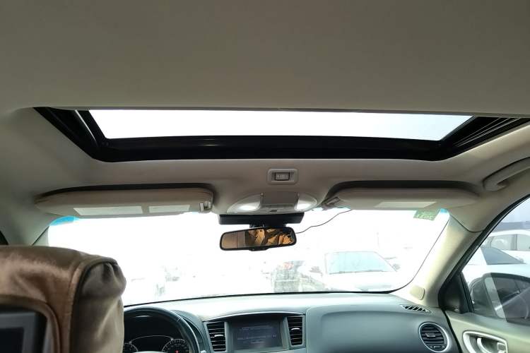 Used Infiniti QX60 2014 2.5 S/C Hybrid All-Wheel-Drive Versatile Edition Headliner