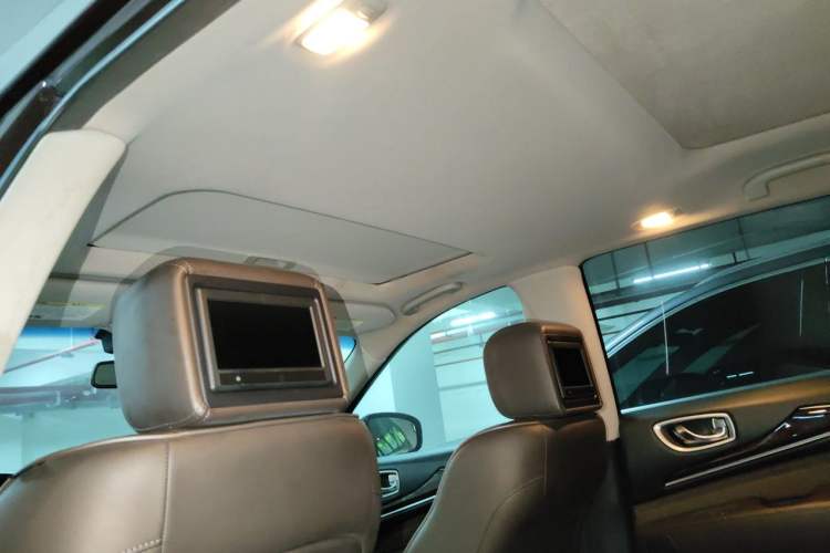 Used Infiniti QX60 2014 3.5L Four-Wheel Drive All-Terrain Version Headliner