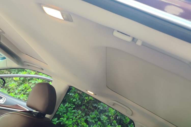 Used Infiniti QX60 2014 3.5L Two-Wheel Drive Excellence Edition Headliner