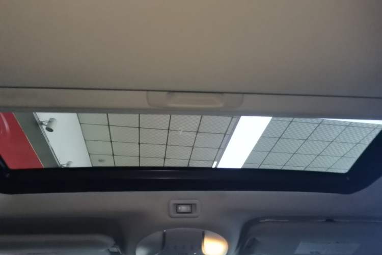 Used Infiniti QX60 2014 2.5 S/C Hybrid All-Wheel-Drive Versatile Edition Headliner