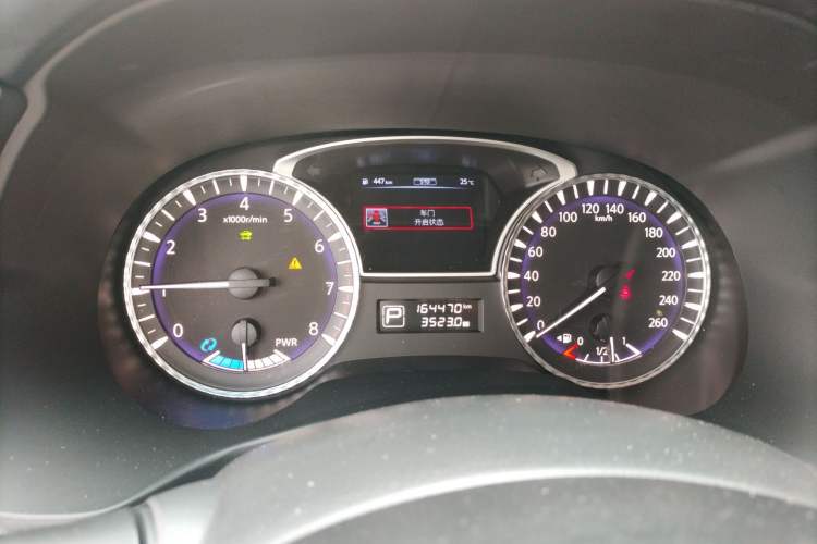 Used Infiniti QX60 2014 2.5 S/C Hybrid Two-Wheel Drive Excellence Edition Instrument Cluster