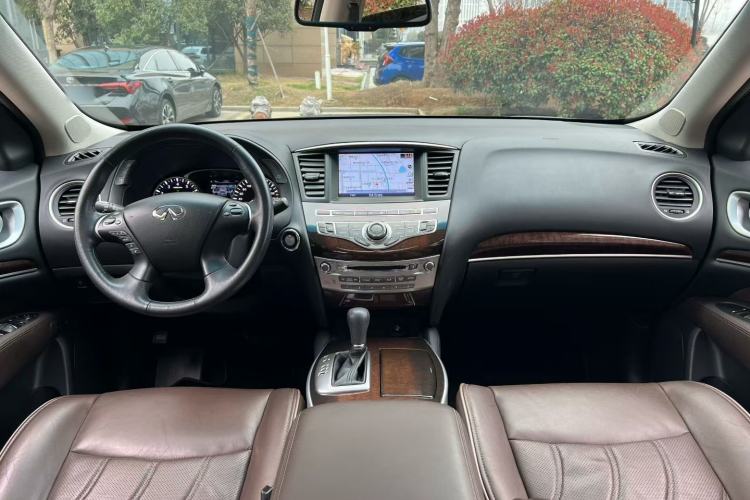 Used Infiniti QX60 2014 2.5 S/C Hybrid Two-Wheel Drive Excellence Edition Interior 3