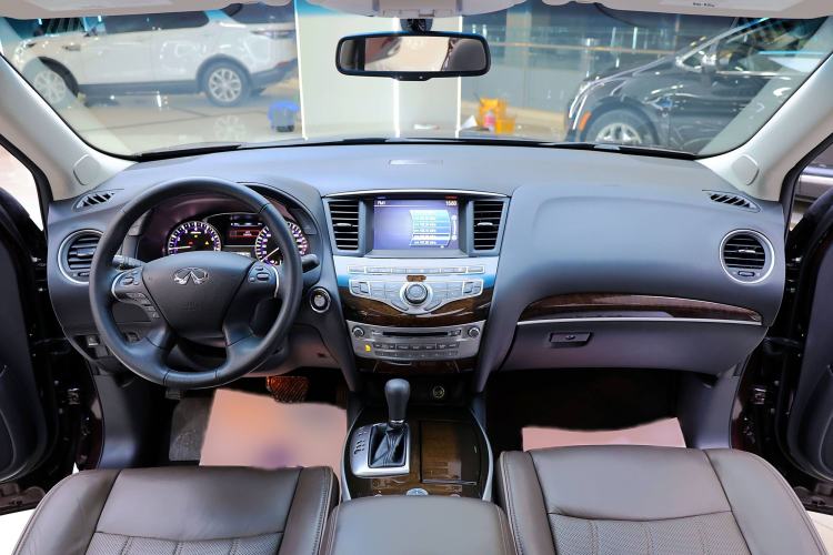 Used Infiniti QX60 2014 2.5 S/C Hybrid Two-Wheel Drive Excellence Edition Interior 3
