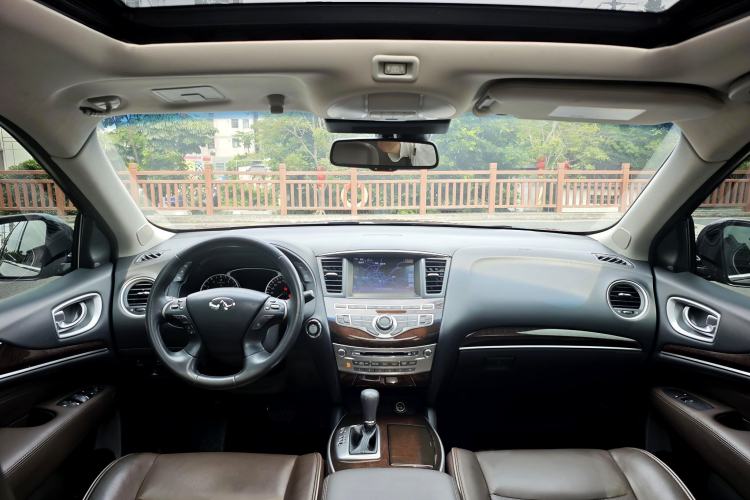 Used Infiniti QX60 2014 2.5 S/C Hybrid All-Wheel-Drive Versatile Edition Interior 4