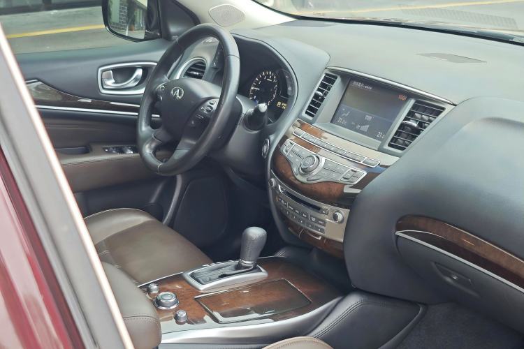 Used Infiniti QX60 2014 2.5 S/C Hybrid All-Wheel-Drive Versatile Edition Interior 5