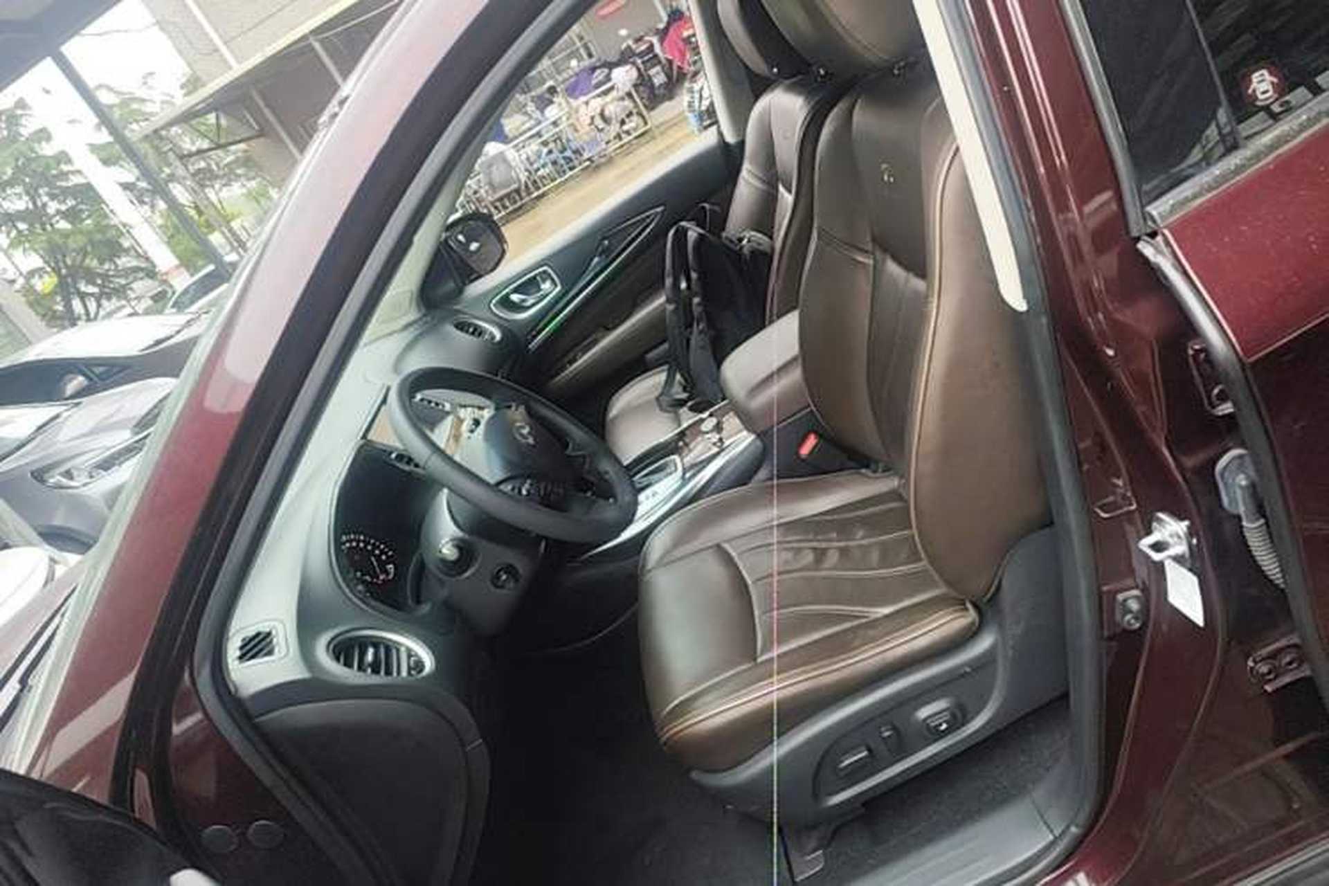 Used Infiniti QX60 2014 2.5 S/C Hybrid Two-Wheel Drive Excellence Edition Left Front Seat