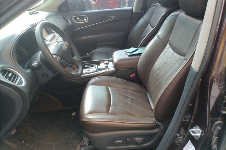 Used Infiniti QX60 2014 3.5L Four-Wheel Drive All-Terrain Version Left Front Seat