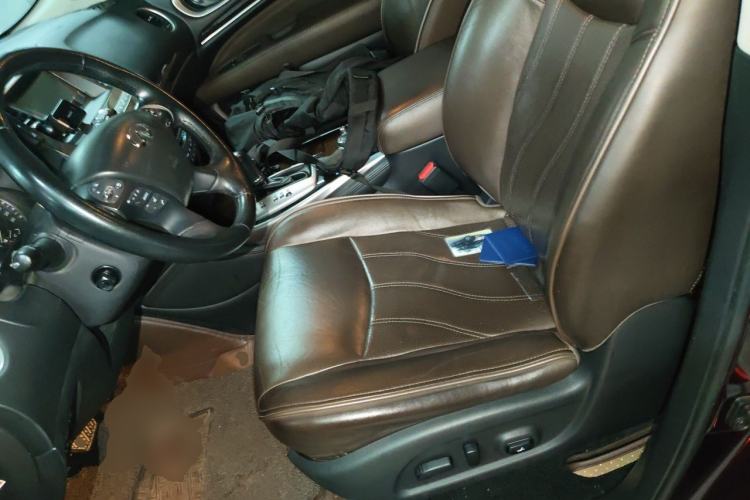Used Infiniti QX60 2014 3.5L Four-Wheel Drive All-Terrain Version Left Front Seat