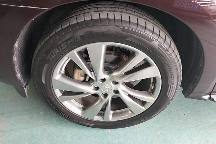 Used Infiniti QX60 2014 2.5 S/C Hybrid All-Wheel-Drive Versatile Edition Left Front Wheel Hub