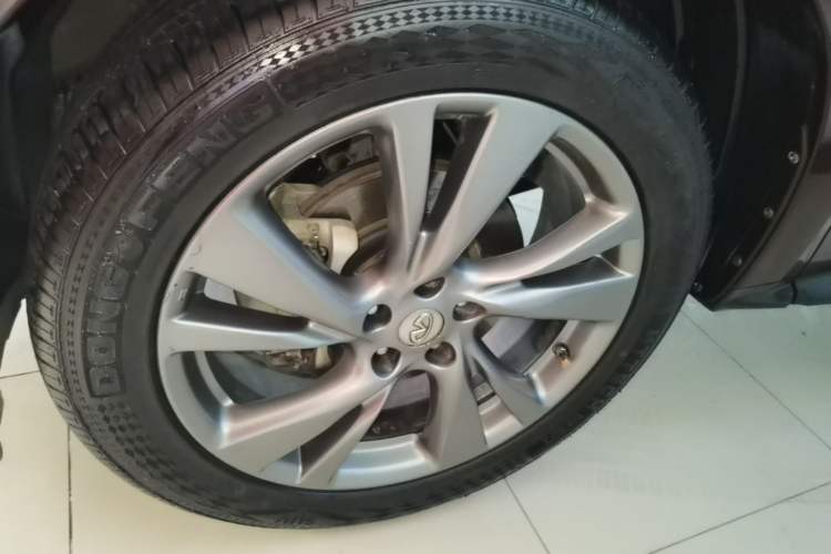 Used Infiniti QX60 2014 2.5 S/C Hybrid All-Wheel-Drive Versatile Edition Left Front Wheel Hub