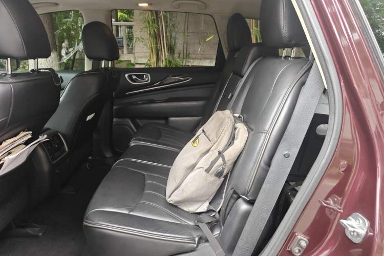 Used Infiniti QX60 2014 2.5 S/C Hybrid Two-Wheel Drive Excellence Edition Left Rear Seat
