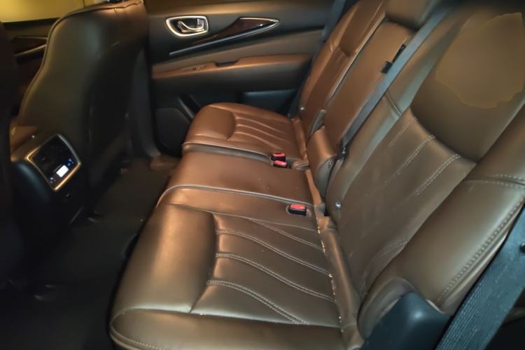 Used Infiniti QX60 2014 2.5 S/C Hybrid Two-Wheel Drive Excellence Edition Left Rear Seat