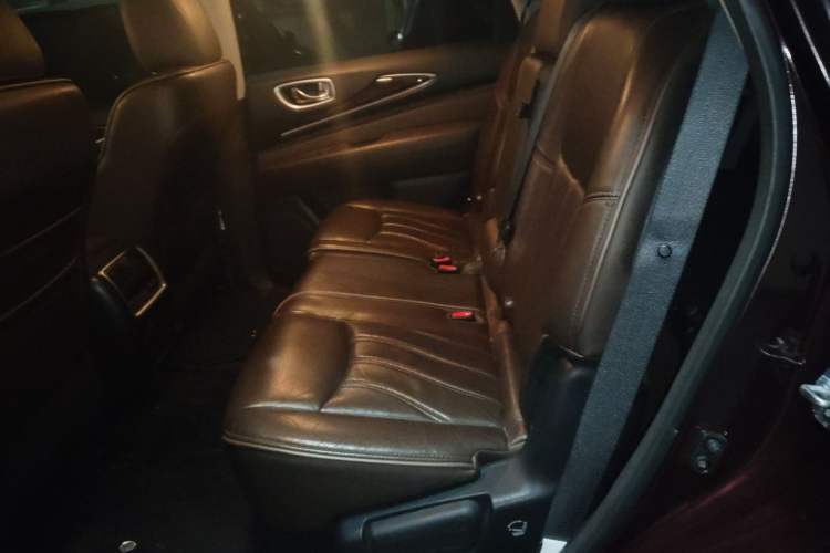 Used Infiniti QX60 2014 2.5 S/C Hybrid Two-Wheel Drive Excellence Edition Left Rear Seat
