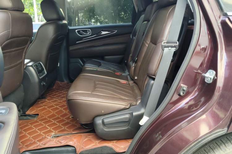 Used Infiniti QX60 2014 2.5 S/C Hybrid Two-Wheel Drive Excellence Edition Left Rear Seat