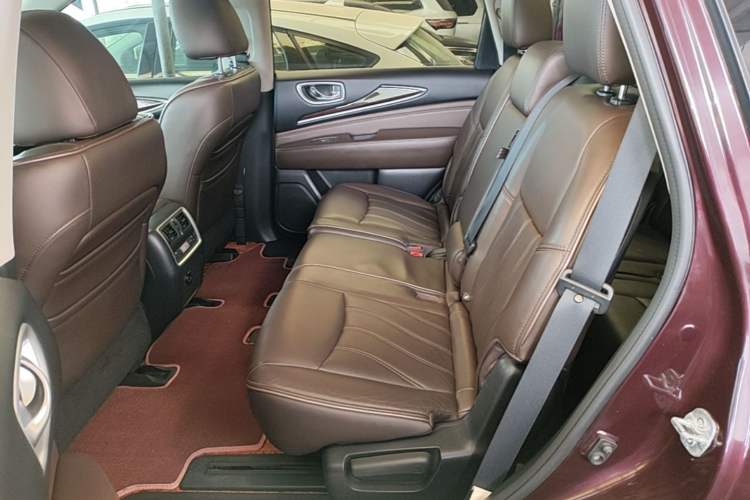 Used Infiniti QX60 2014 2.5 S/C Hybrid Two-Wheel Drive Excellence Edition Left Rear Seat