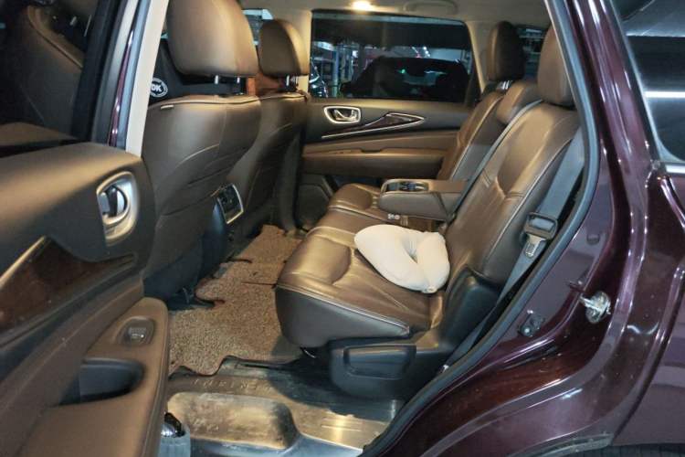 Used Infiniti QX60 2014 3.5L Two-Wheel Drive Excellence Edition Left Rear Seat