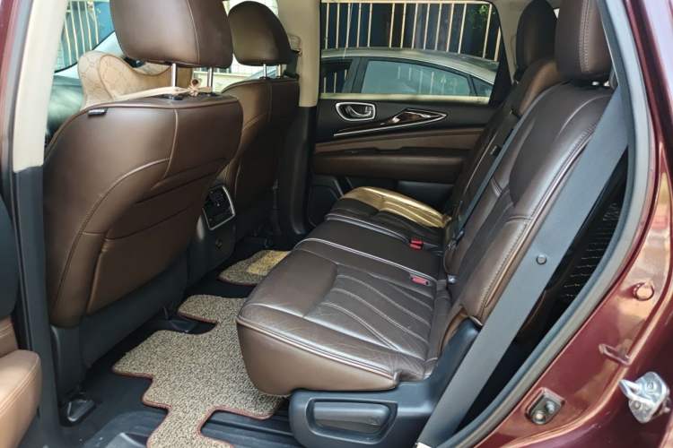 Used Infiniti QX60 2014 3.5L Two-Wheel Drive Excellence Edition Left Rear Seat