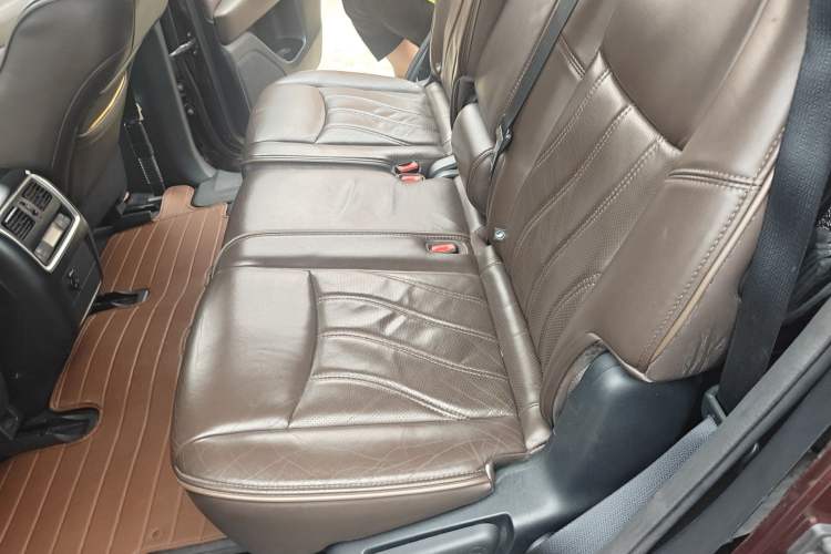 Used Infiniti QX60 2014 2.5 S/C Hybrid Two-Wheel Drive Excellence Edition Left Rear Seat