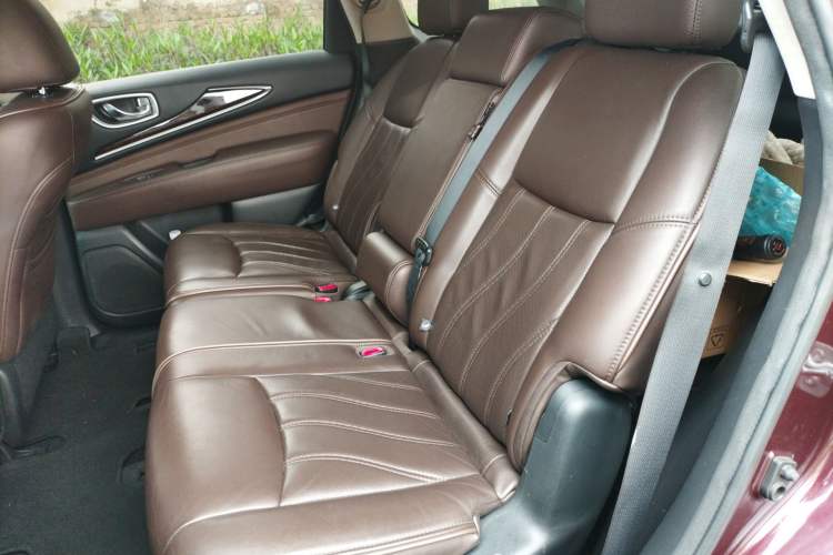 Used Infiniti QX60 2014 2.5 S/C Hybrid Two-Wheel Drive Excellence Edition Left Rear Seat