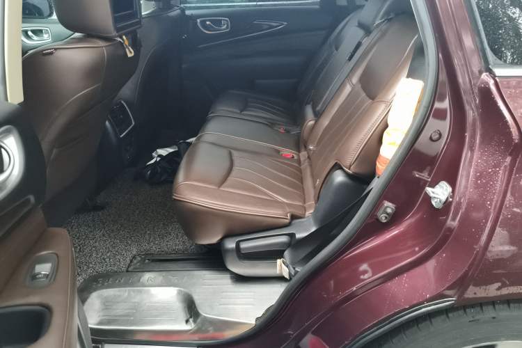 Used Infiniti QX60 2014 2.5 S/C Hybrid All-Wheel-Drive Versatile Edition Left Rear Seat