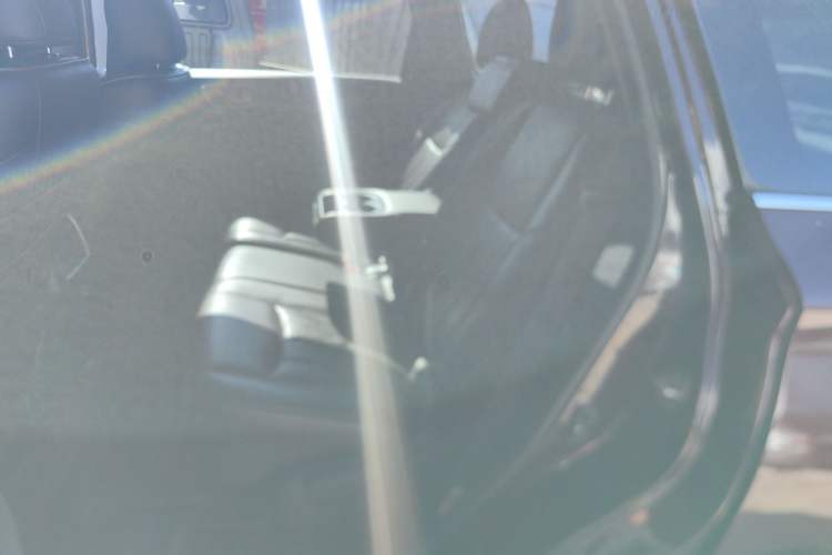 Used Infiniti QX60 2014 2.5 S/C Hybrid Two-Wheel Drive Excellence Edition Left Rear Seat