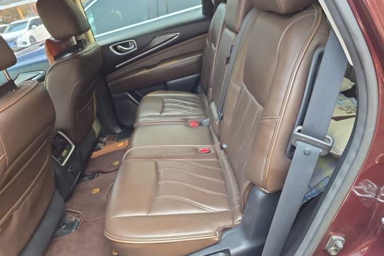 Used Infiniti QX60 2014 2.5 S/C Hybrid Two-Wheel Drive Excellence Edition Left Rear Seat