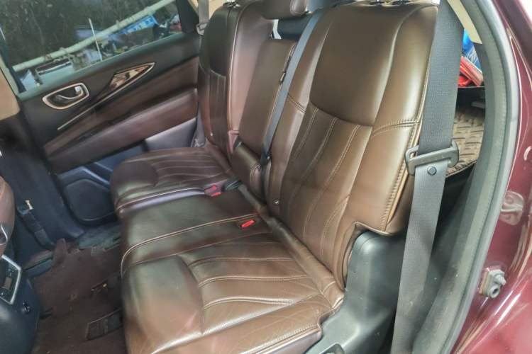 Used Infiniti QX60 2014 2.5 S/C Hybrid Two-Wheel Drive Excellence Edition Left Rear Seat