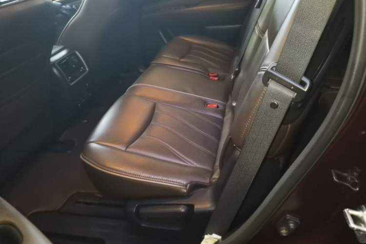 Used Infiniti QX60 2014 2.5 S/C Hybrid All-Wheel-Drive Versatile Edition Left Rear Seat