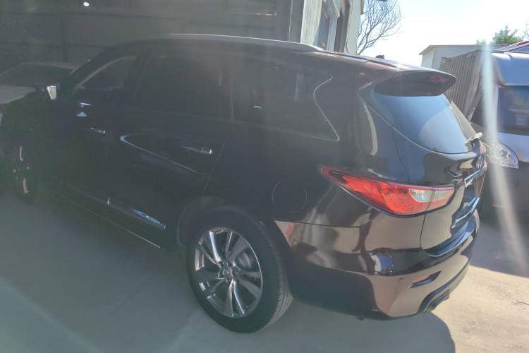 Used Infiniti QX60 2014 2.5 S/C Hybrid Two-Wheel Drive Excellence Edition Left Side