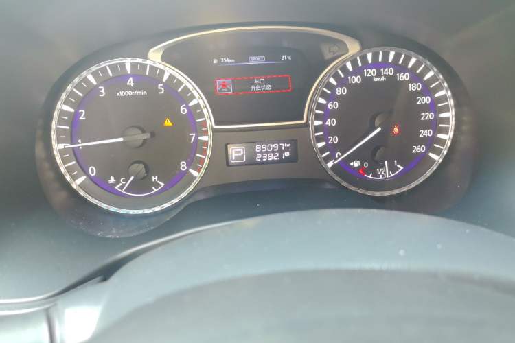 Used Infiniti QX60 2014 3.5L Two-Wheel Drive Excellence Edition Odometer Close Up