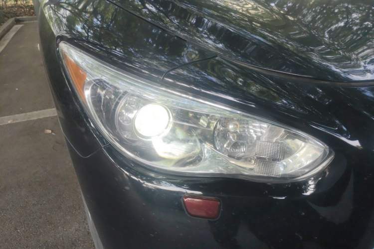 Used Infiniti QX60 2014 2.5 S/C Hybrid Two-Wheel Drive Excellence Edition Right Front Headlight