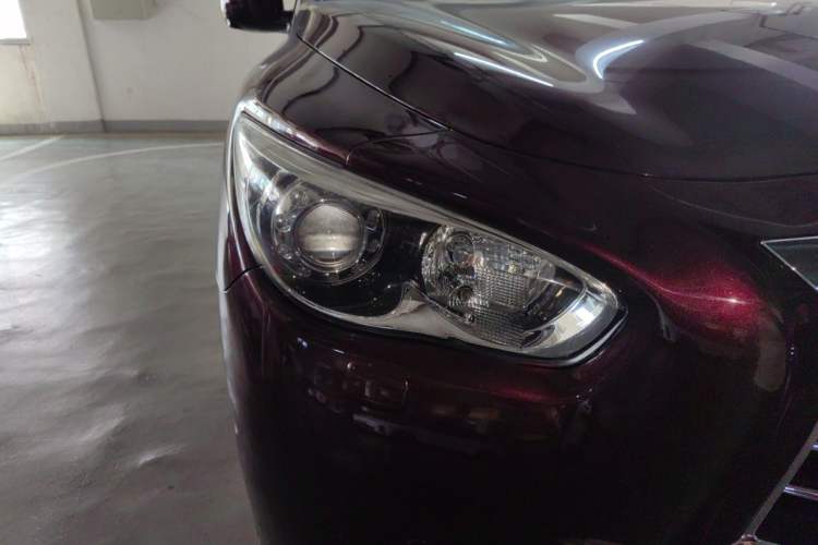 Used Infiniti QX60 2014 3.5L Four-Wheel Drive All-Terrain Version Right Front Headlight