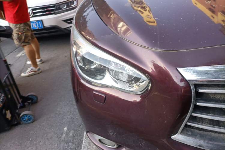 Used Infiniti QX60 2014 3.5L Four-Wheel Drive All-Terrain Version Right Front Headlight
