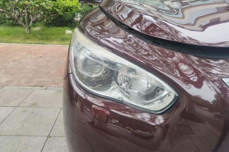 Used Infiniti QX60 2014 3.5L Four-Wheel Drive All-Terrain Version Right Front Headlight
