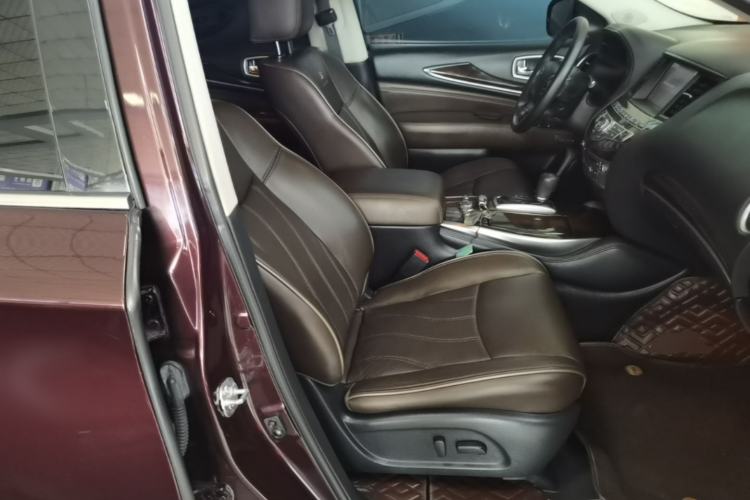 Used Infiniti QX60 2014 2.5 S/C Hybrid All-Wheel-Drive Versatile Edition Right Front Seat