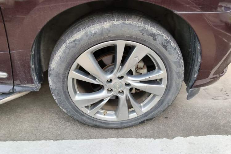 Used Infiniti QX60 2014 2.5 S/C Hybrid Two-Wheel Drive Excellence Edition Right Front Wheel Hub