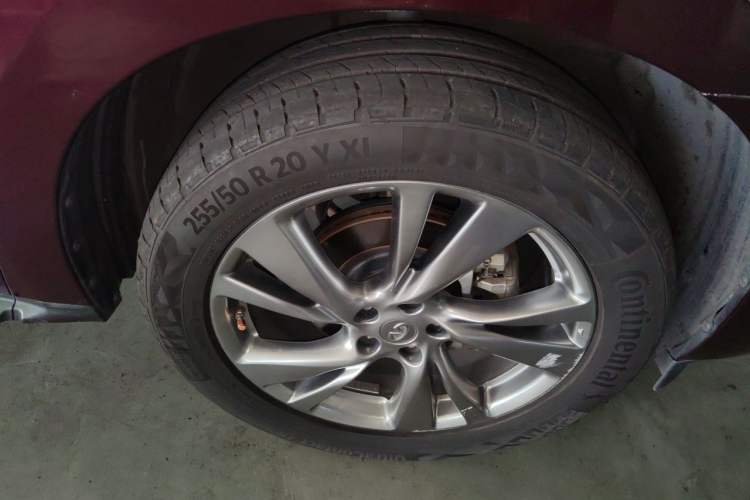 Used Infiniti QX60 2014 3.5L Four-Wheel Drive All-Terrain Version Right Front Wheel Hub