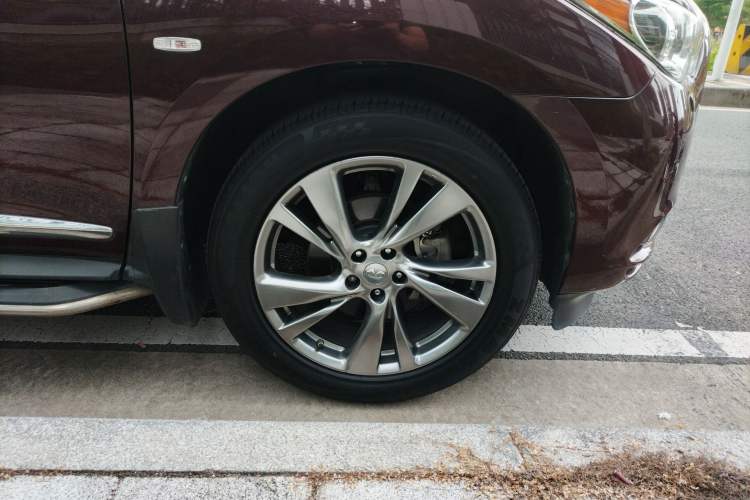 Used Infiniti QX60 2014 2.5 S/C Hybrid Two-Wheel Drive Excellence Edition Right Front Wheel Hub