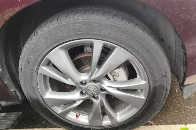 Used Infiniti QX60 2014 2.5 S/C Hybrid All-Wheel-Drive Versatile Edition Right Front Wheel Hub