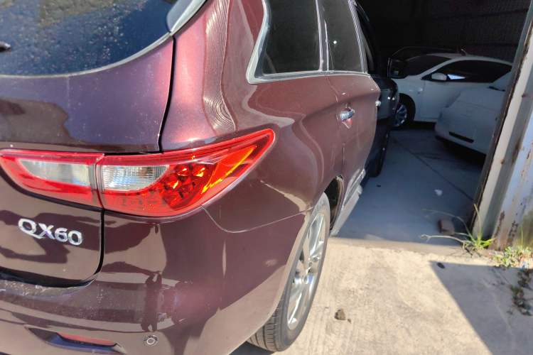 Used Infiniti QX60 2014 2.5 S/C Hybrid Two-Wheel Drive Excellence Edition Right Rear Taillight