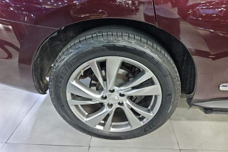 Used Infiniti QX60 2014 2.5 S/C Hybrid Two-Wheel Drive Excellence Edition Right Rear Wheel Hub