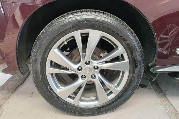 Used Infiniti QX60 2014 2.5 S/C Hybrid Two-Wheel Drive Excellence Edition Right Rear Wheel Hub