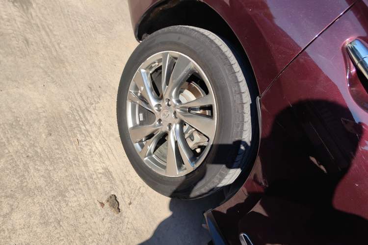 Used Infiniti QX60 2014 2.5 S/C Hybrid Two-Wheel Drive Excellence Edition Right Rear Wheel Hub