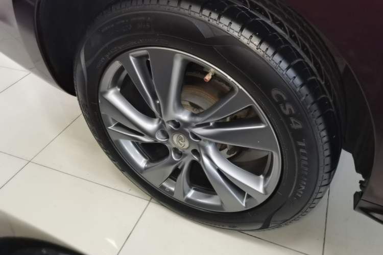 Used Infiniti QX60 2014 2.5 S/C Hybrid All-Wheel-Drive Versatile Edition Right Rear Wheel Hub