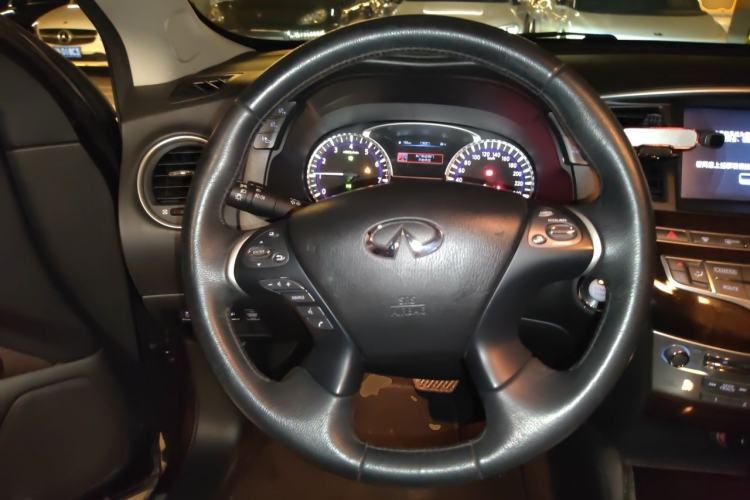 Used Infiniti QX60 2014 2.5 S/C Hybrid Two-Wheel Drive Excellence Edition Steering Wheel
