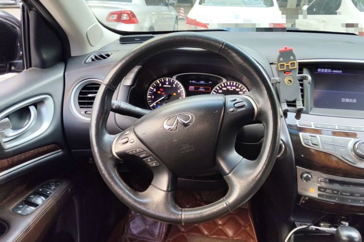 Used Infiniti QX60 2014 2.5 S/C Hybrid Two-Wheel Drive Excellence Edition Steering Wheel