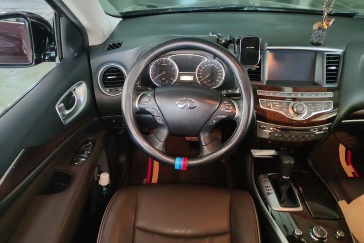 Used Infiniti QX60 2014 3.5L Four-Wheel Drive All-Terrain Version Steering Wheel