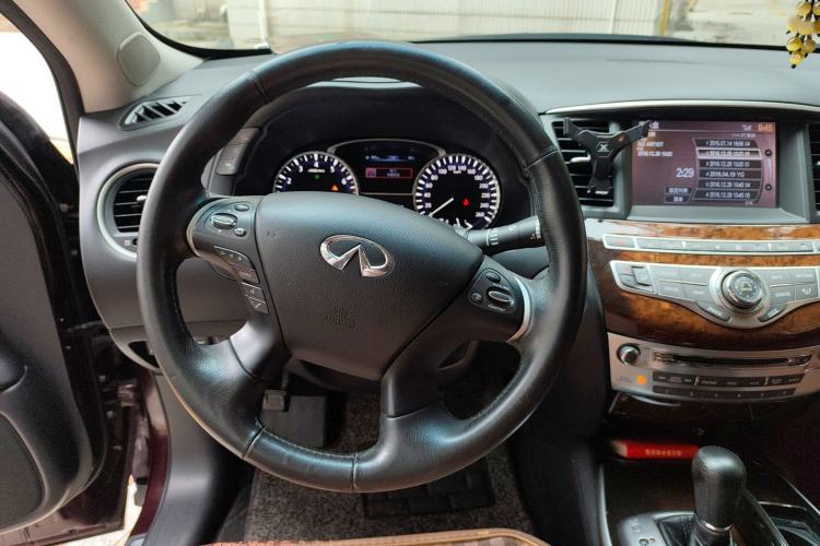 Used Infiniti QX60 2014 2.5 S/C Hybrid Two-Wheel Drive Excellence Edition Steering Wheel