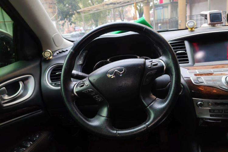 Used Infiniti QX60 2014 2.5 S/C Hybrid All-Wheel-Drive Versatile Edition Steering Wheel
