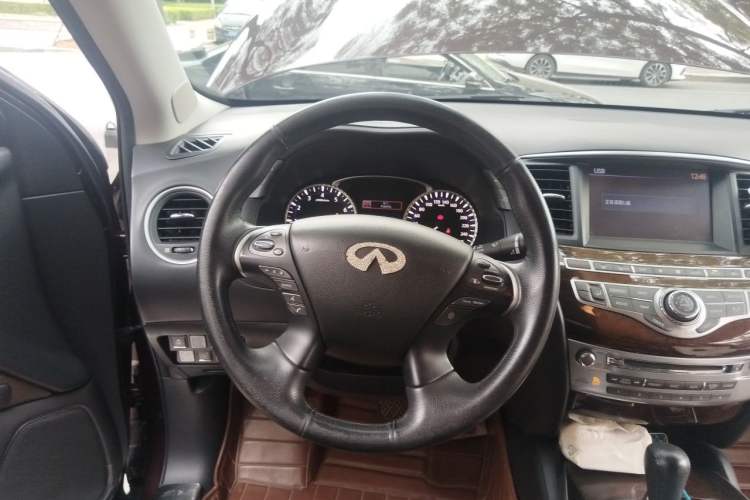 Used Infiniti QX60 2014 3.5L Four-Wheel Drive All-Terrain Version Steering Wheel